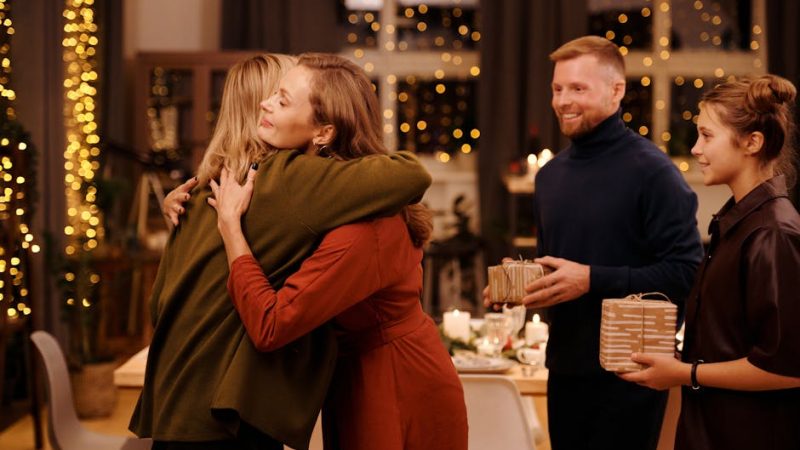 Какой подарок купить другу