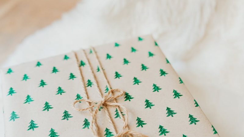 До какого возраста получают подарки