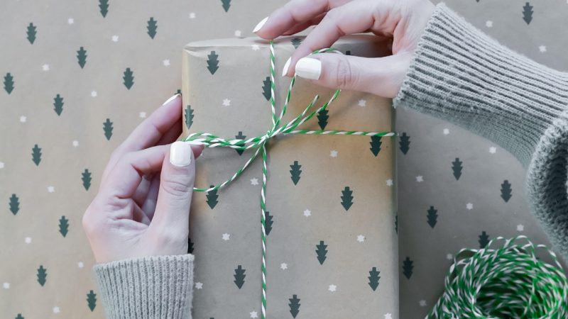 Какой сделать подарок онлайн