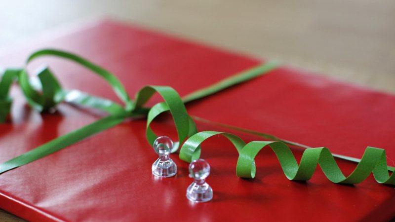 Купить подарок мужчине на день рождения недорого