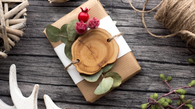 Какой подарок принесете