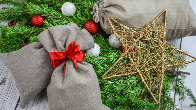 Какой подарок сделать невесте жениху