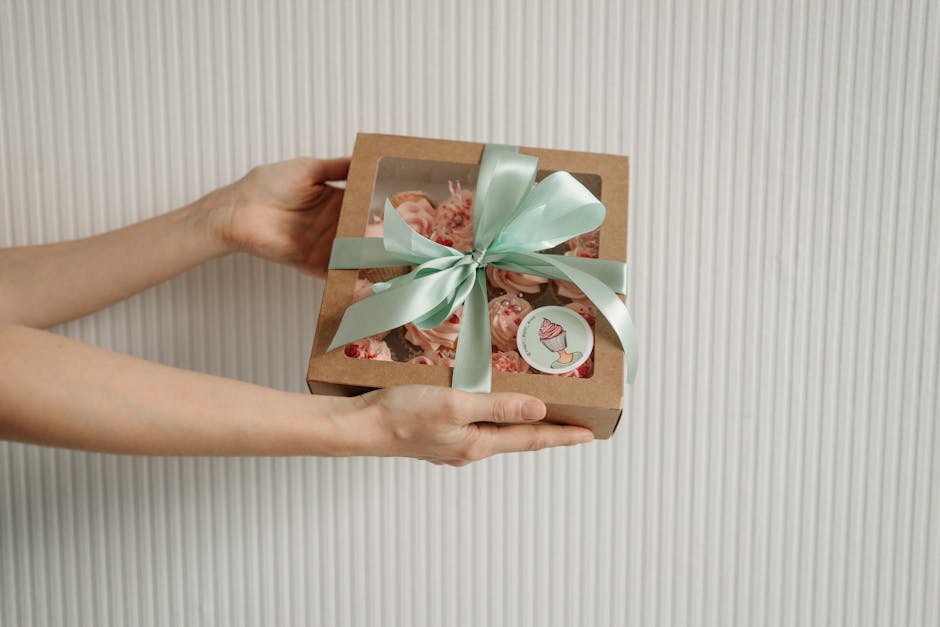 Где можно купить подарок москва