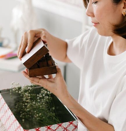 Привести подарок