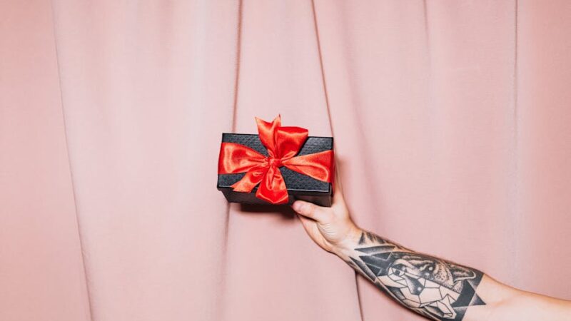 Найти 10 подарков