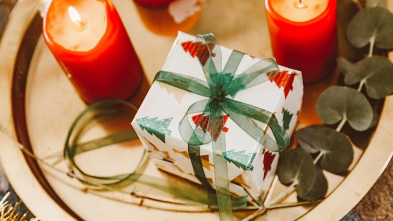 Какой лучше сделать подарок маме