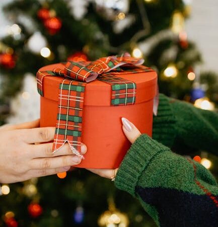 Что подарить другу нужное