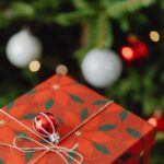 Мужчины дарят подарки image_404.jpg