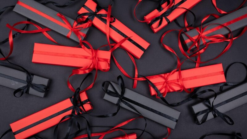 Дарим подарки детям