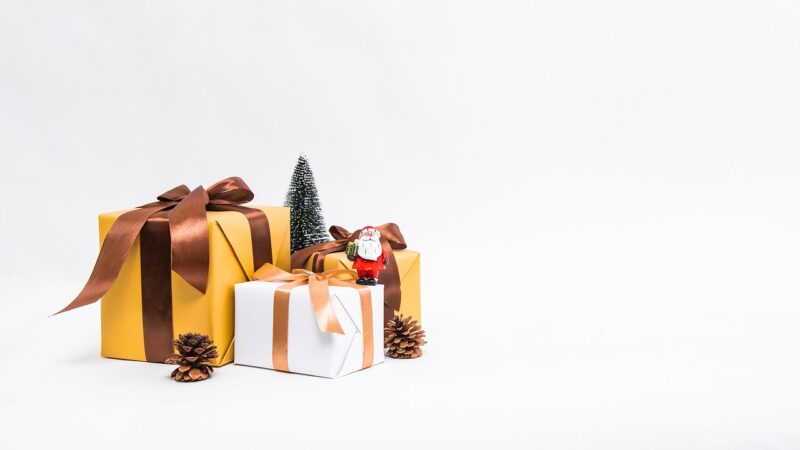 Что подарить бабушке от внука