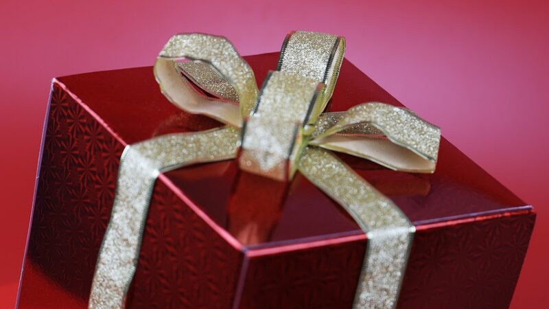 Какие лучшие подарки подарить подруге