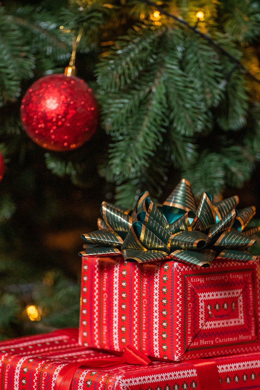 Что подарить на выписку