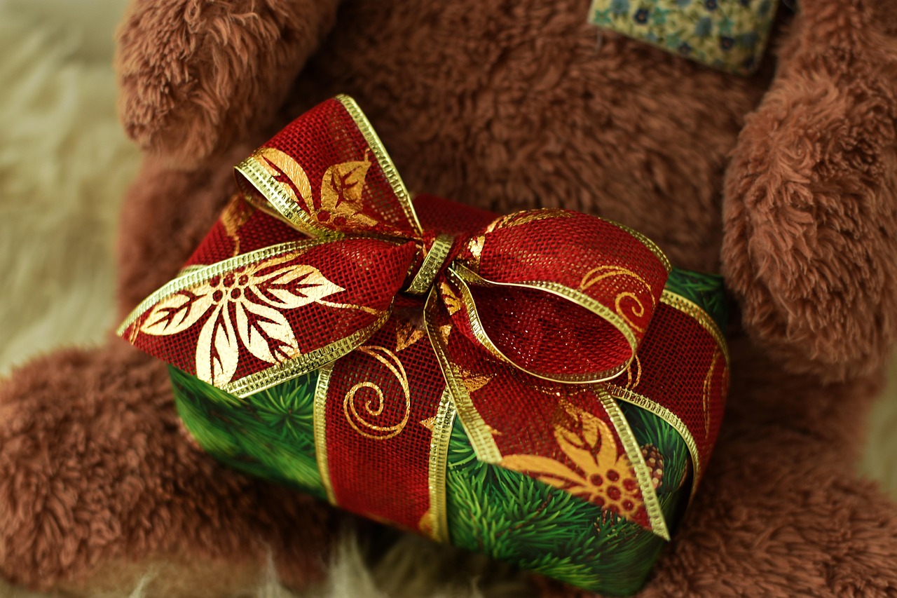 Какими цветами подарок