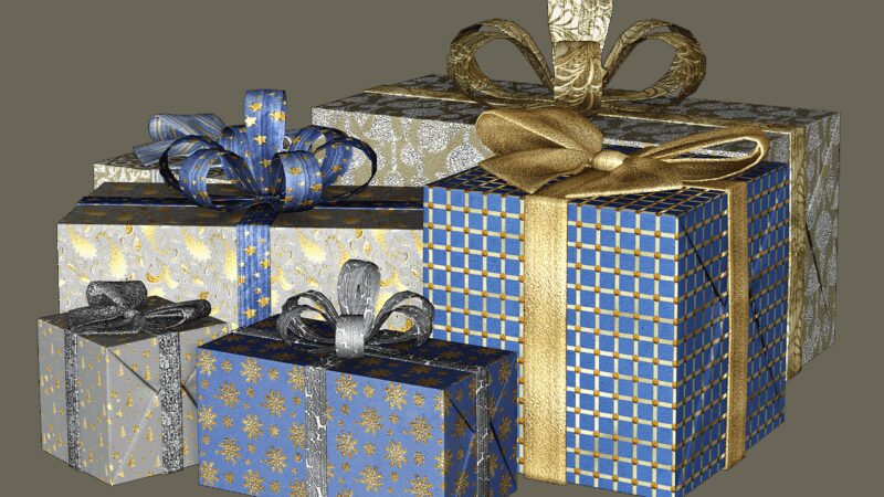 Что можно подарить человеку