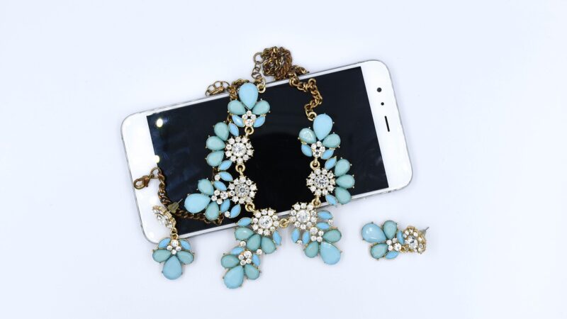 Купить подарок девочке на валберис